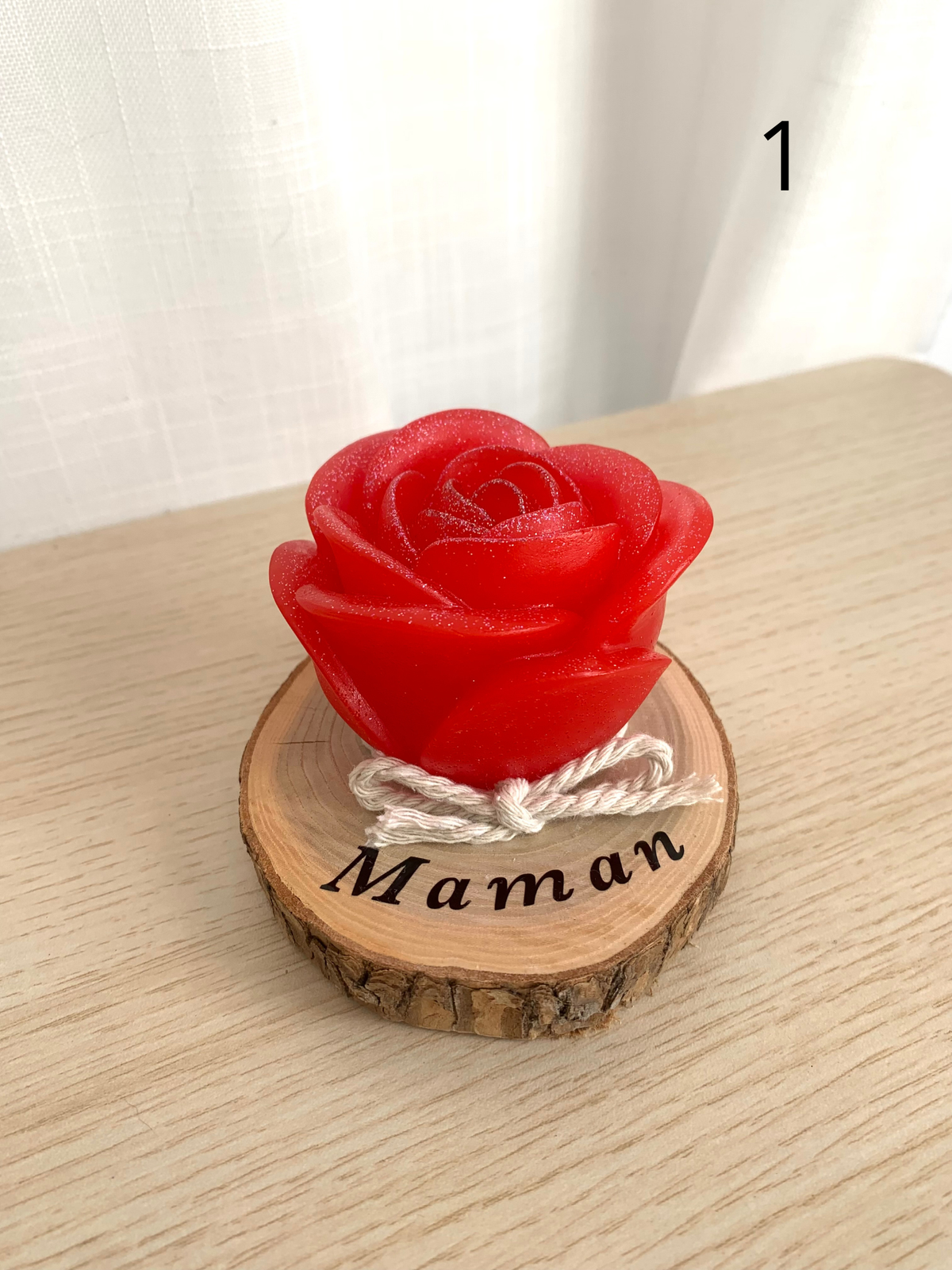 Rose sur bois